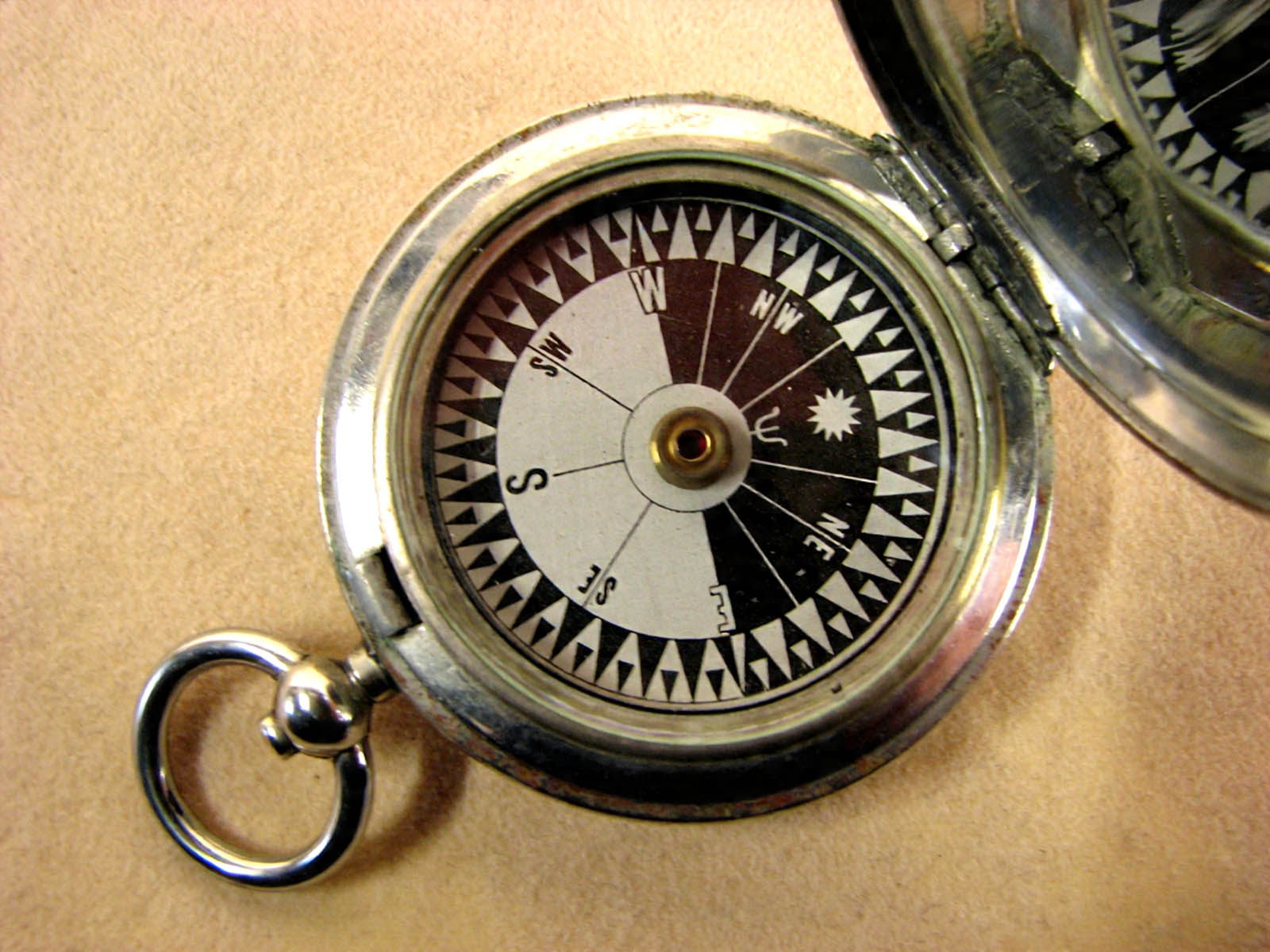 WW1 Dennison MK V pocket compass with Singers Patent style dial dated 1916